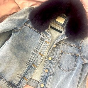Denim jacket with blue fur collar